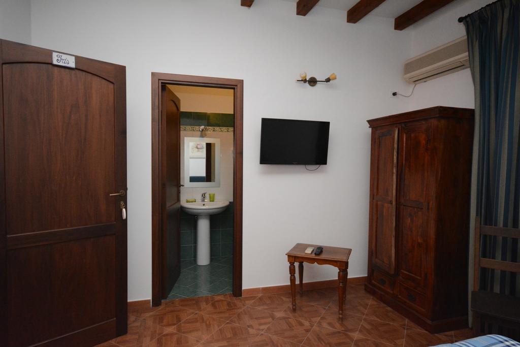 Scillato  La Ferula Bed & Breakfast エクステリア 写真