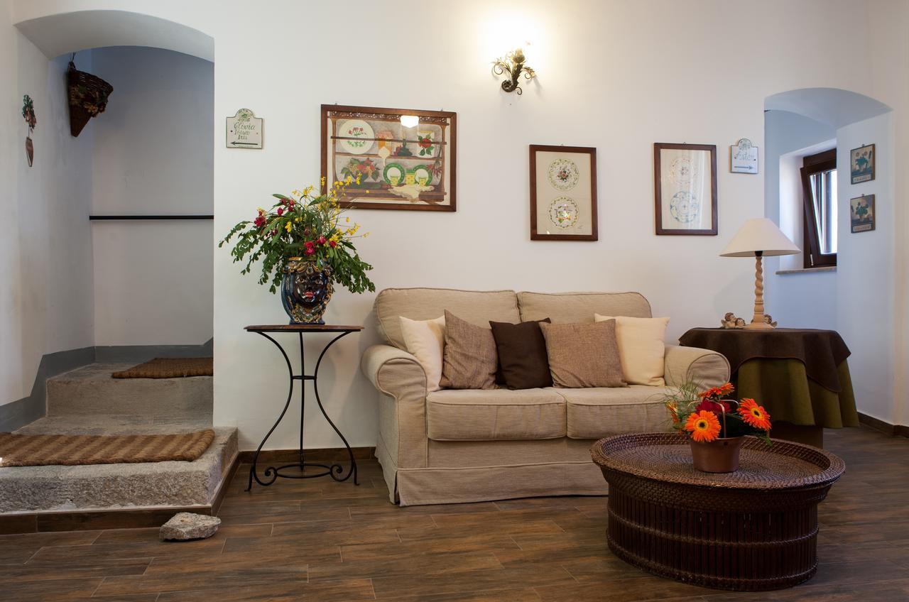 Scillato  La Ferula Bed & Breakfast エクステリア 写真